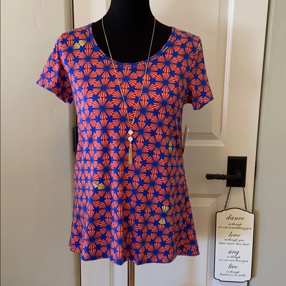 XS LuLaRoe Classic T